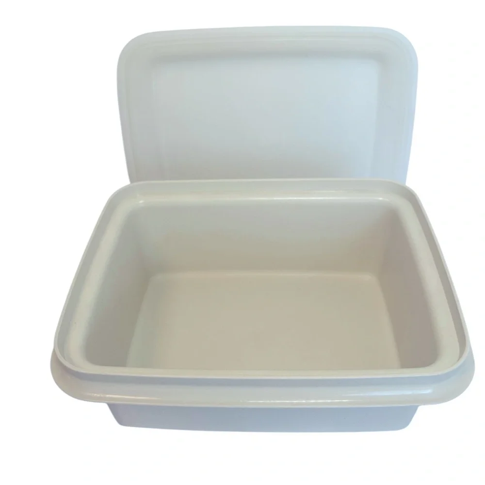 Vintage 1980’s Cream Colored Ice Cream Storage Container by Tupperware.